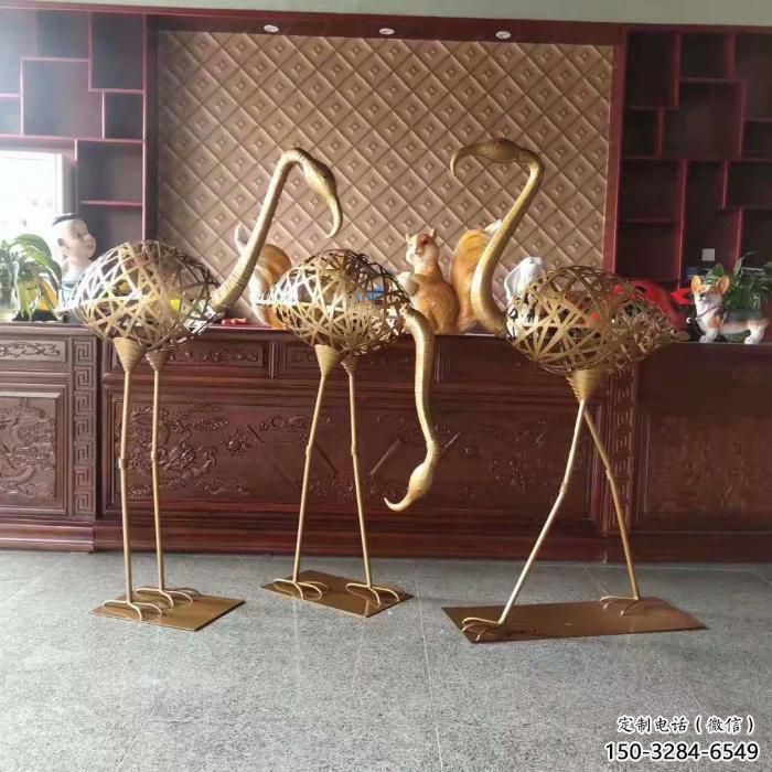 不銹鋼大型火烈鳥雕塑 商業(yè)街廣場雕塑 古銅色擺件 不銹鋼大型火烈鳥雕塑 商業(yè)街廣場雕塑 古銅色擺件