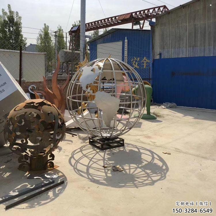 地球儀雕塑供應,城區(qū)小品,鏡面地球儀雕塑制造商 地球儀雕塑供應,城區(qū)小品,鏡面地球儀雕塑制造商