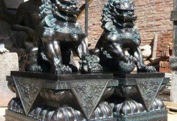 青銅獅子雕塑供應(yīng)，城區(qū)小品，戶(hù)外蹲獅雕塑制造商