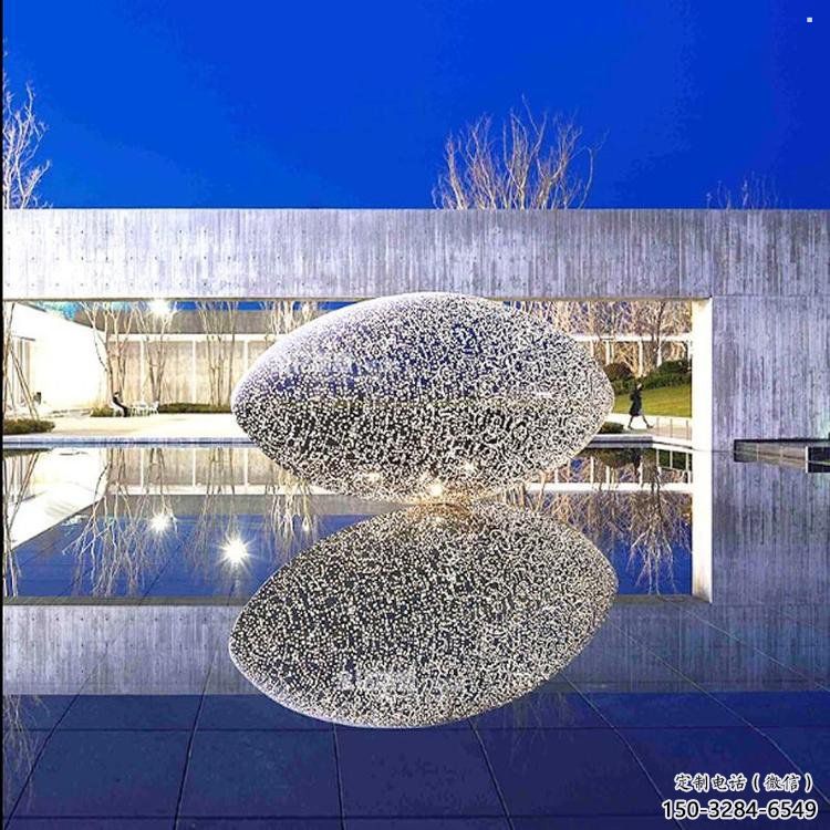 彩繪鏤空球雕塑制作,景觀概念,廣場(chǎng)異形鏤空球雕塑常用 彩繪鏤空球雕塑制作,景觀概念,廣場(chǎng)異形鏤空球雕塑常用