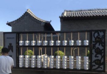 草地算盤(pán)雕塑