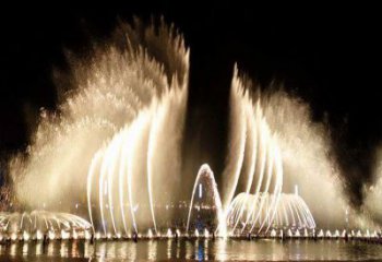 宜春水景程控噴泉雕塑，高噴循環噴水方式設計制作
