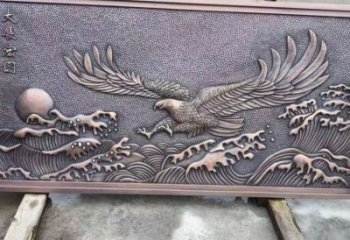 吐魯番老鷹浮雕訂做，景區(qū)雕塑，鍛銅動物浮雕定價